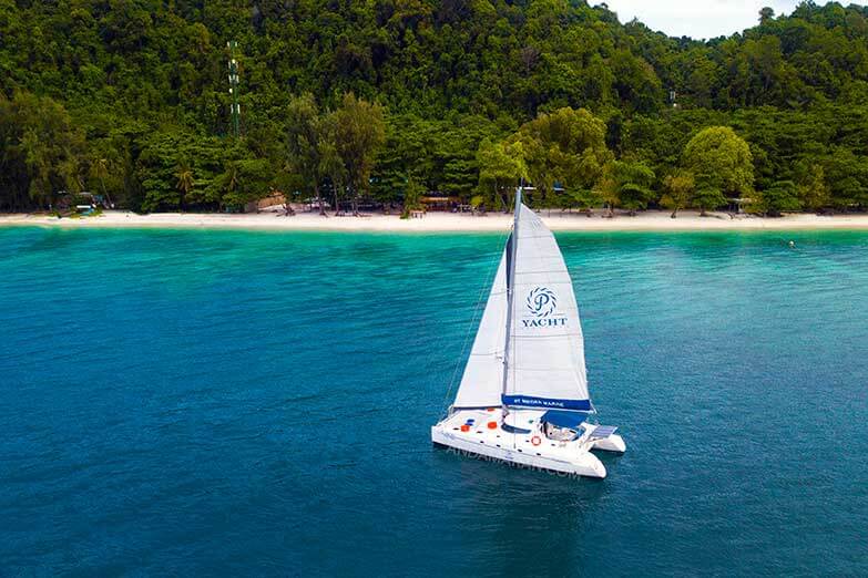 Play Twice Catamaran 02