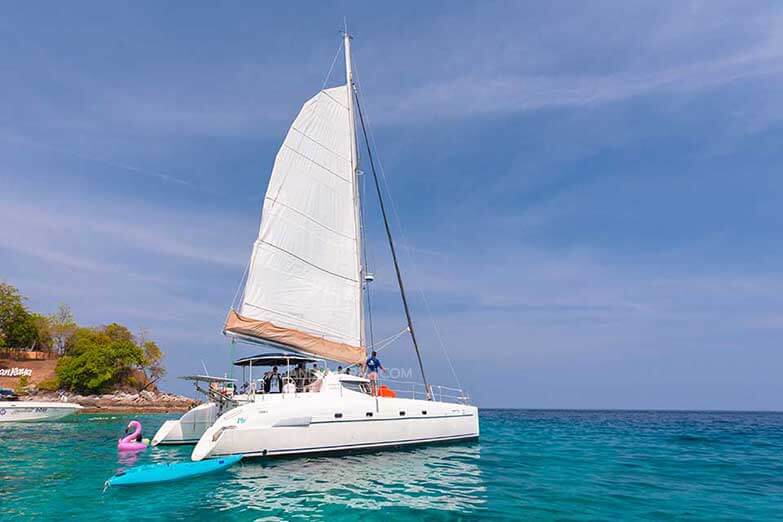 Play Twice Catamaran 06