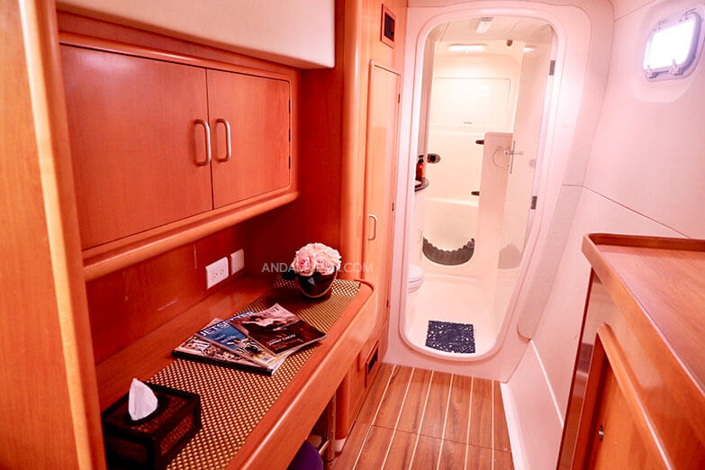 The One Catamaran 22