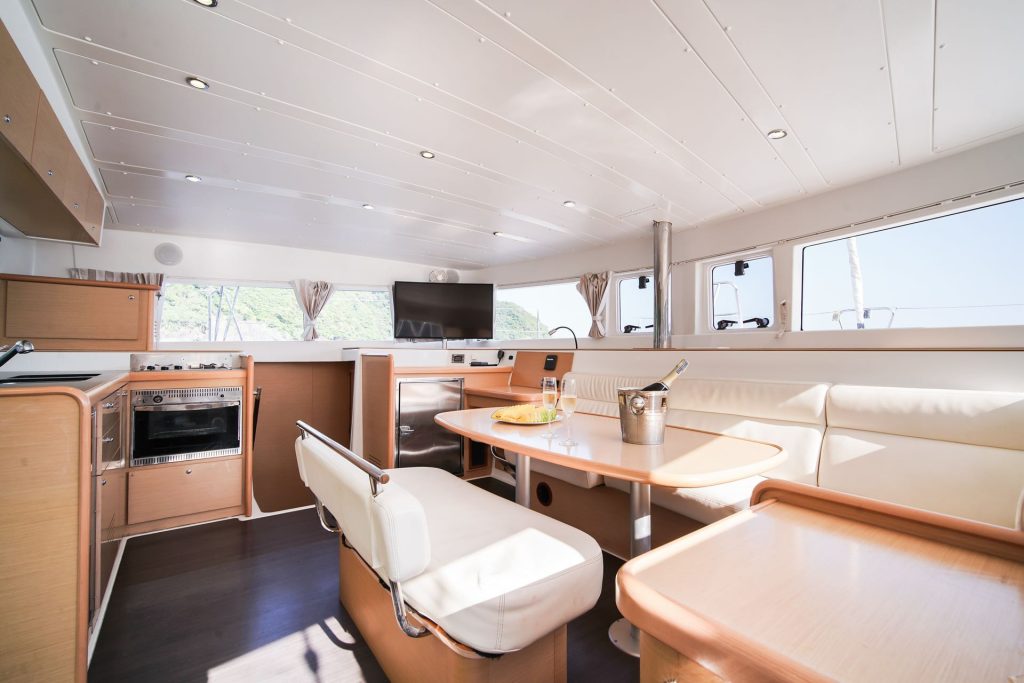 Miss Coco 蓝高双体帆船 (Lagoon Catamaran)