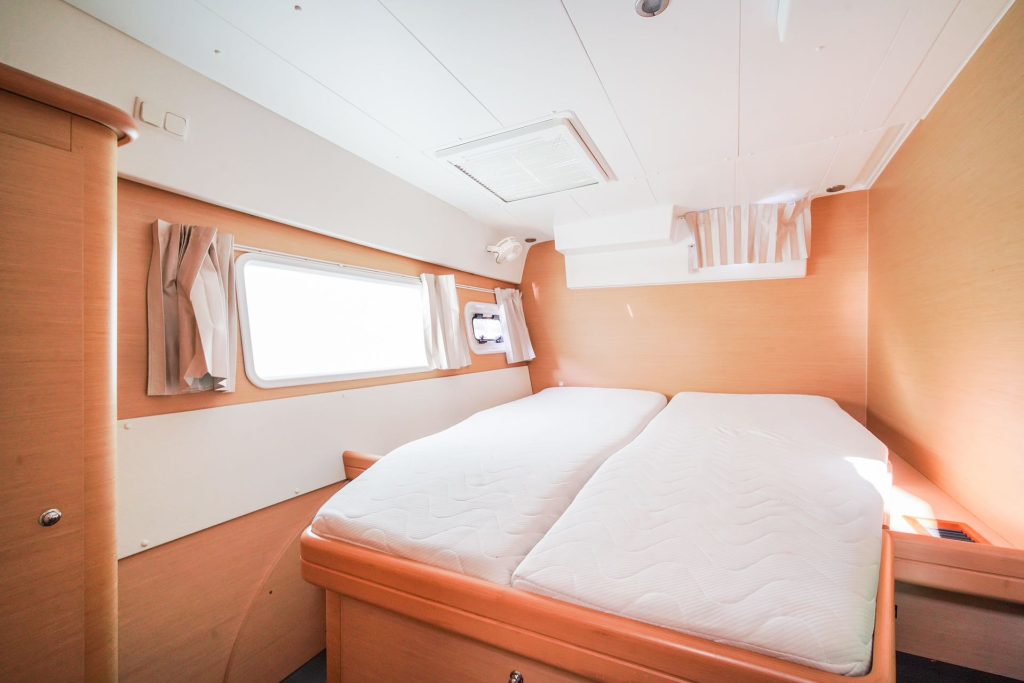 Miss Coco 蓝高双体帆船 (Lagoon Catamaran)