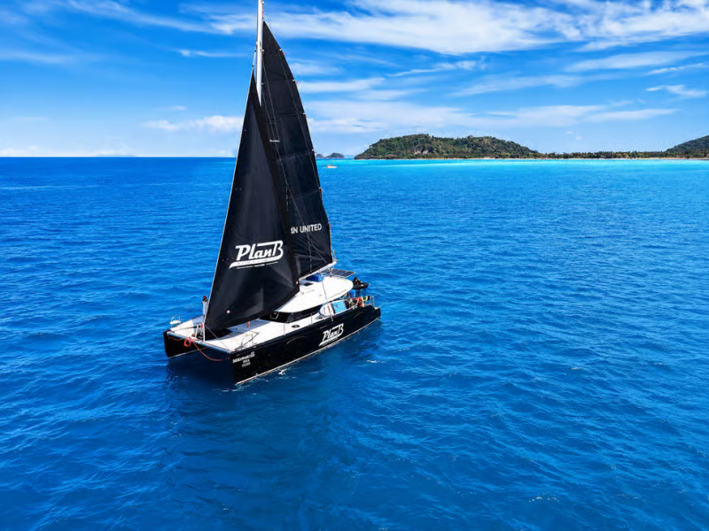 Plan B 44ft (Black-Sail) Catamaran-泰兰德旅行
