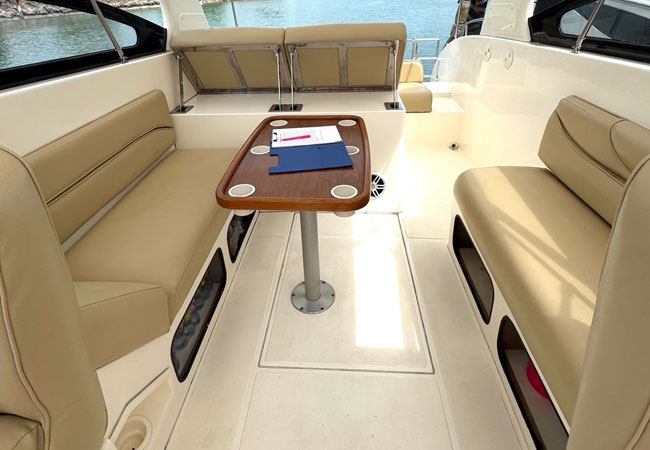 Ruby Grace 是一艘高端私人快艇-泰兰德旅行