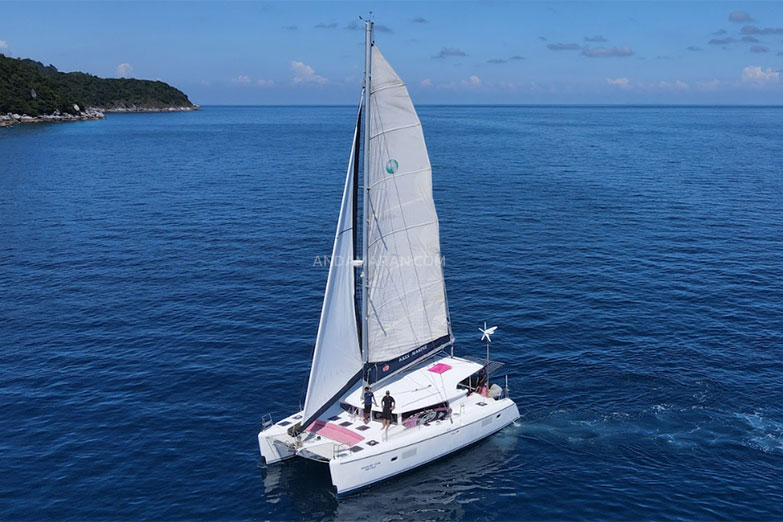 Arisu Lagoon 42ft (Peach) Sailing Catamaran双体帆船-泰兰德旅行
