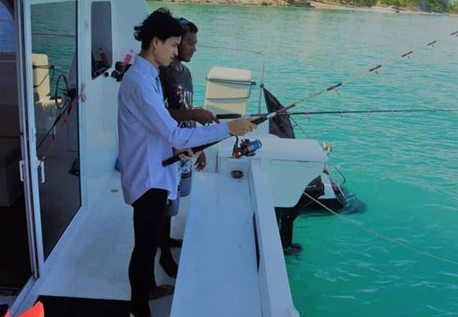 Winner 双体帆船包船-泰兰德旅行