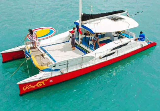 King 9 Catamaran Exterior