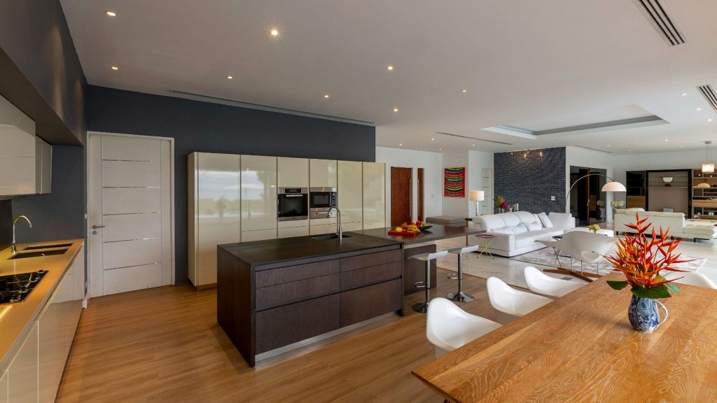 Villa Summer Estate in Natai beach, Phuket - 5 bedrooms