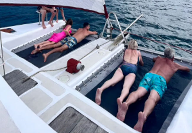 King 5 Catamaran Exterior